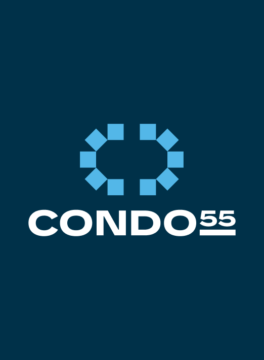 Logotipo vertical da Condo55 em branco sobre azul-escuro